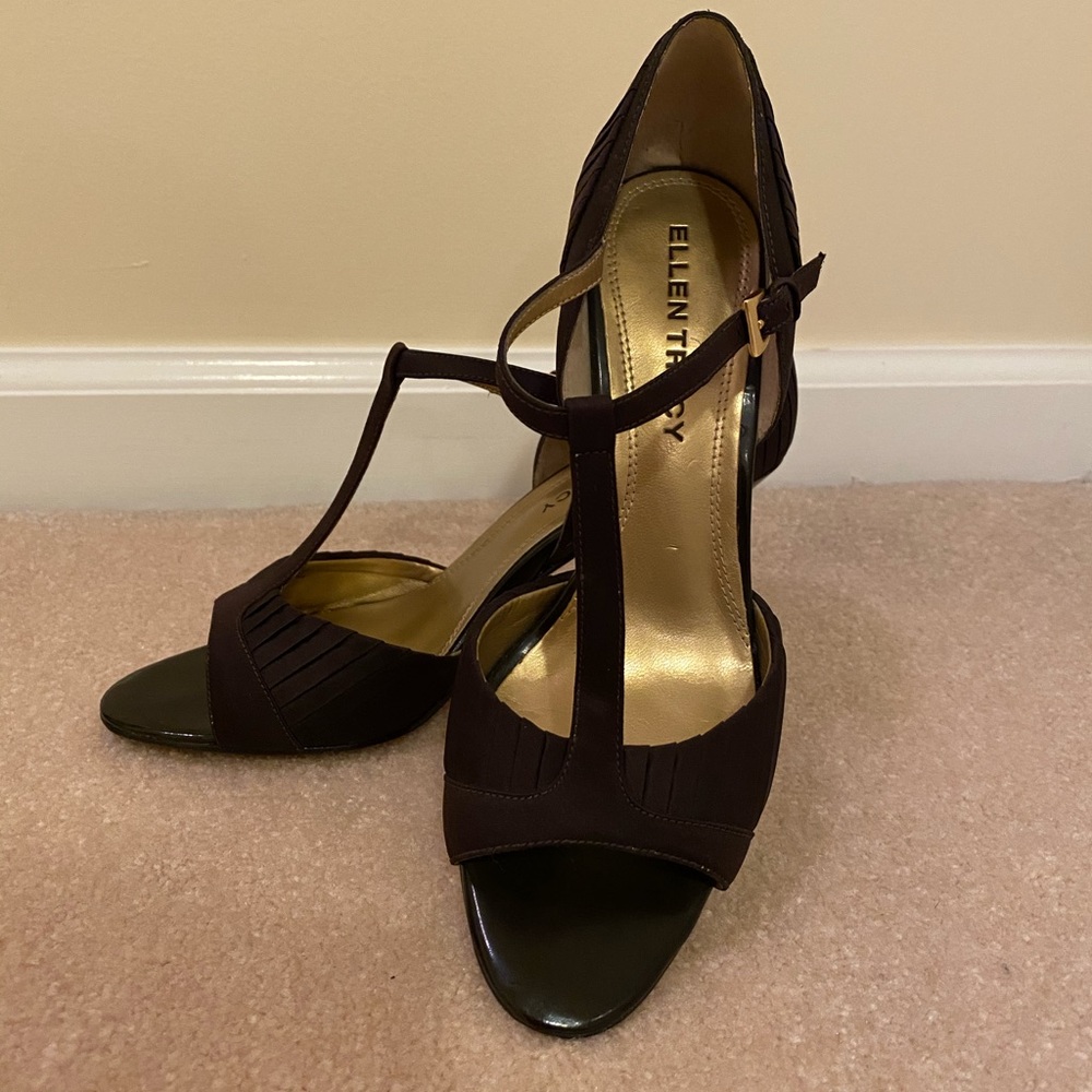 Ellen Tracy brown open toe heels size 6.5